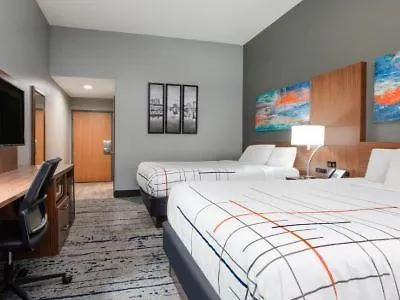Hotel La Quinta By Wyndham St. Petersburg Northeast *Newly Renovated
