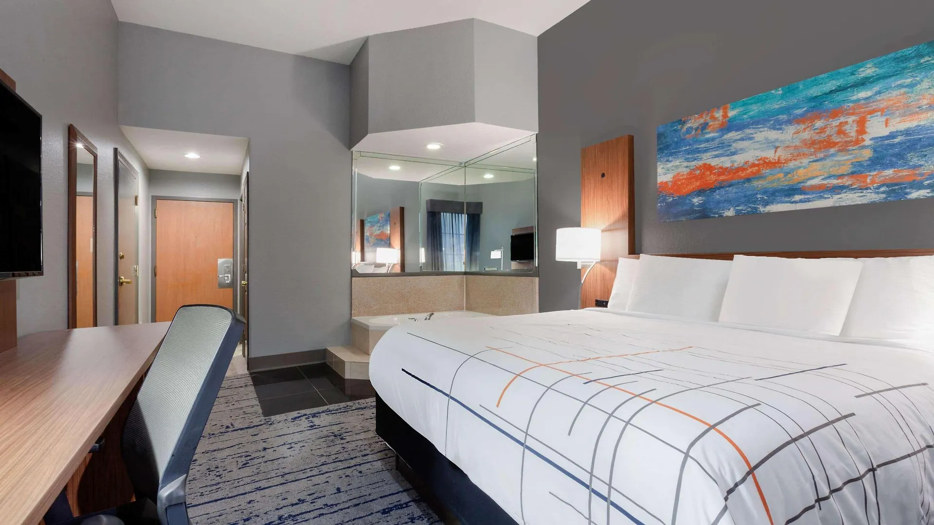 Hotel La Quinta By Wyndham St. Petersburg Northeast *Newly Renovated