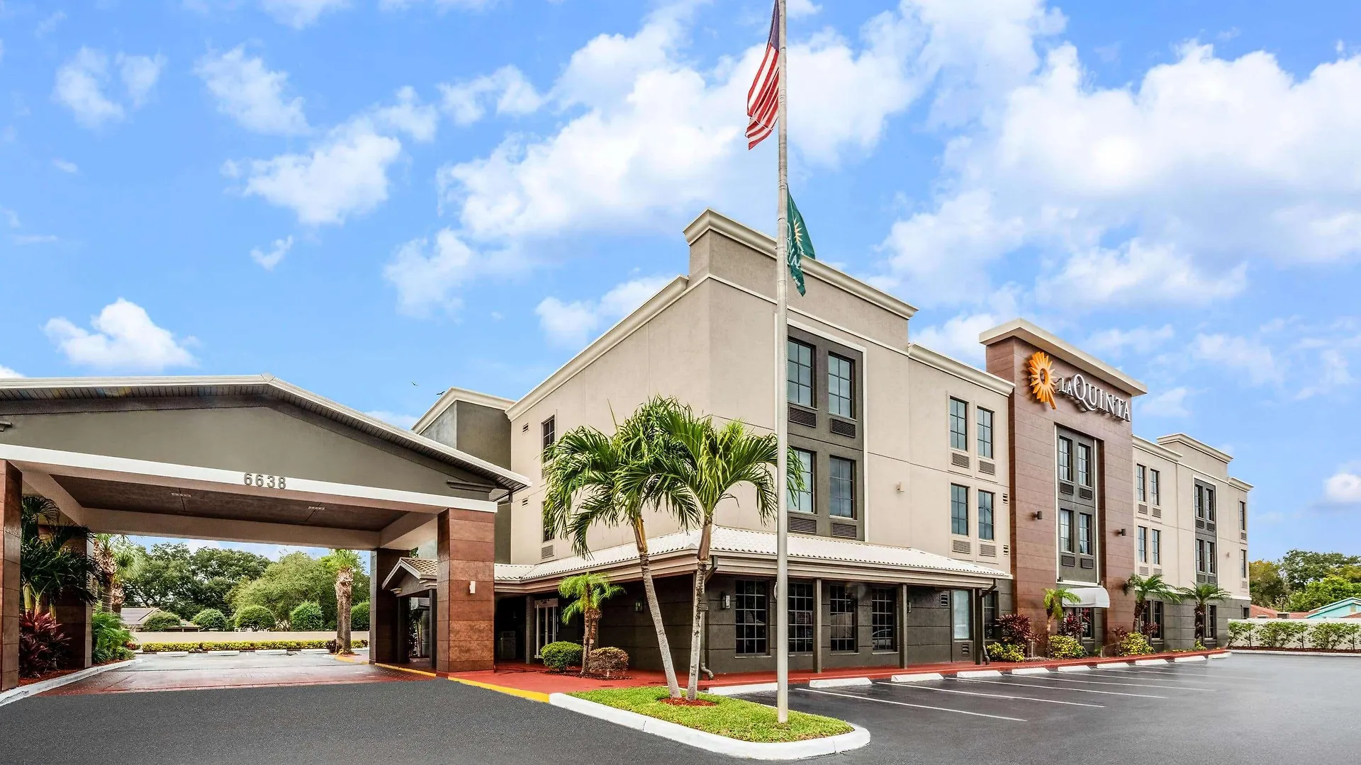 Hotel La Quinta By Wyndham St. Petersburg Northeast *Newly Renovated