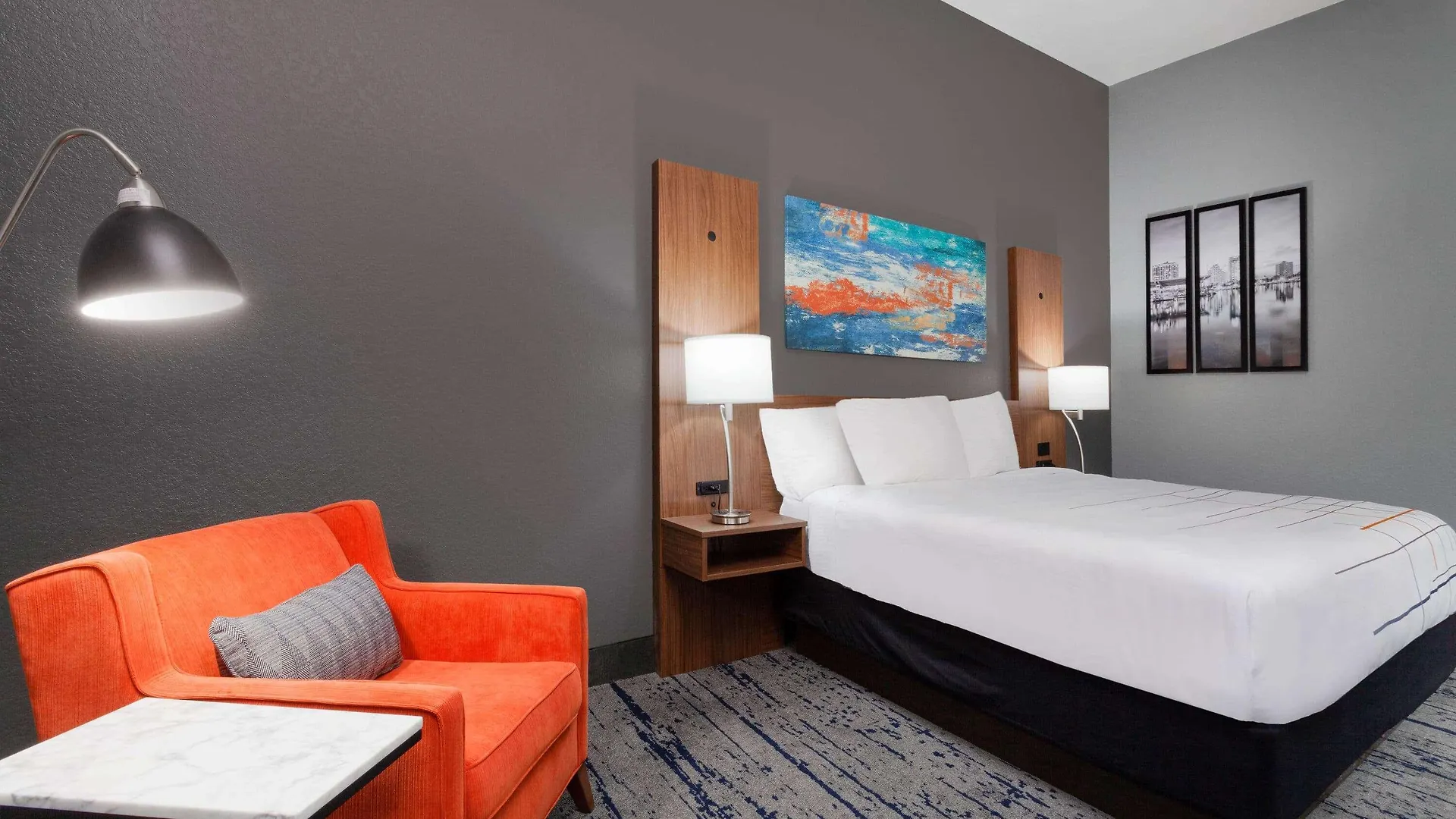 Hotel La Quinta By Wyndham St. Petersburg Northeast *Newly Renovated