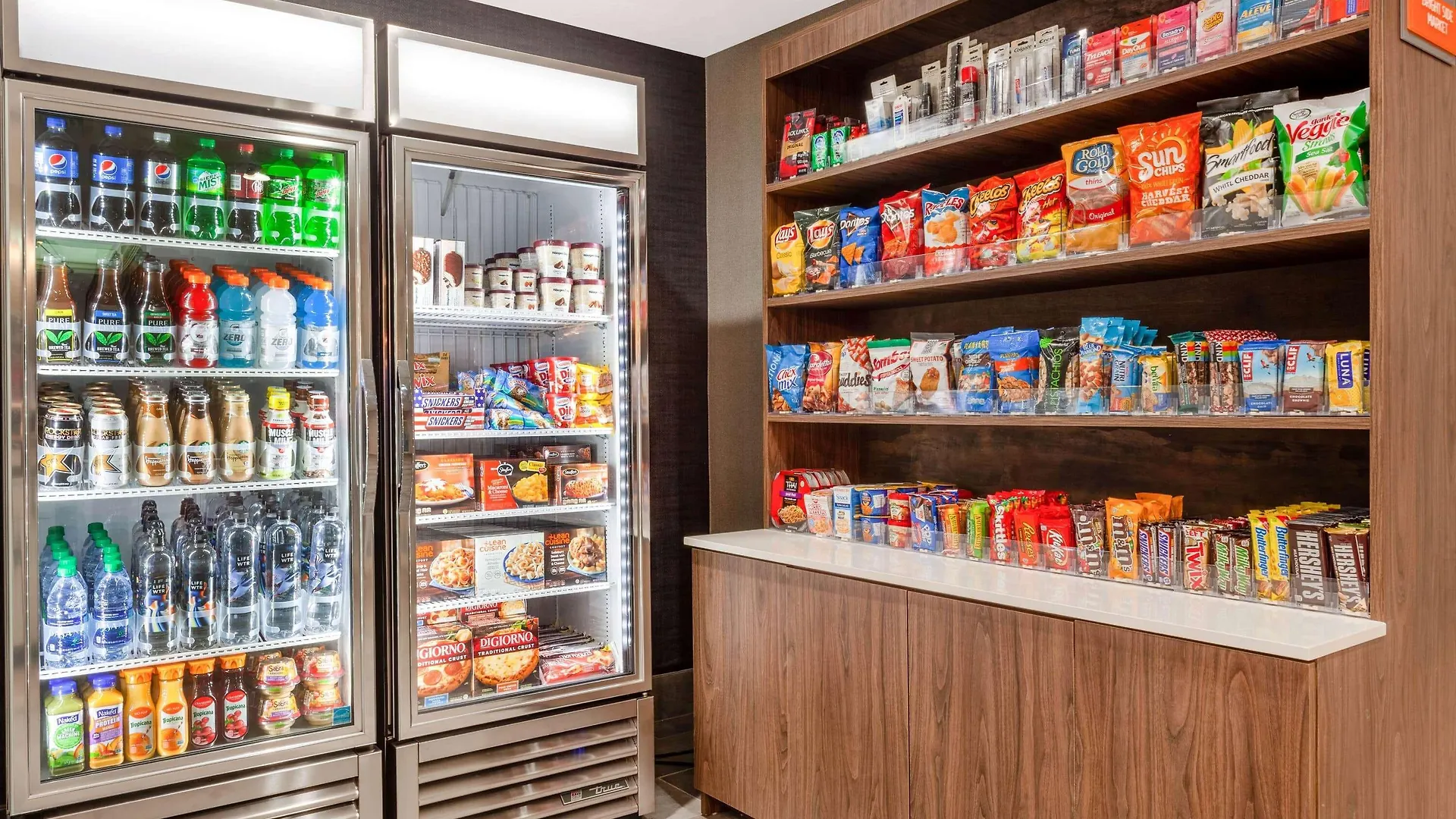 Hotel La Quinta By Wyndham St. Petersburg Northeast *Newly Renovated