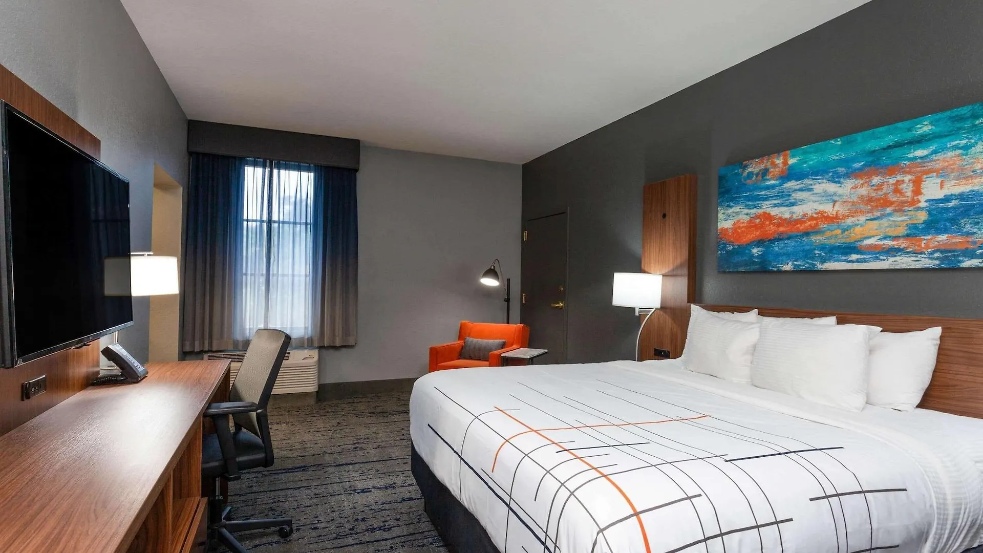 Hotel La Quinta By Wyndham St. Petersburg Northeast *Newly Renovated