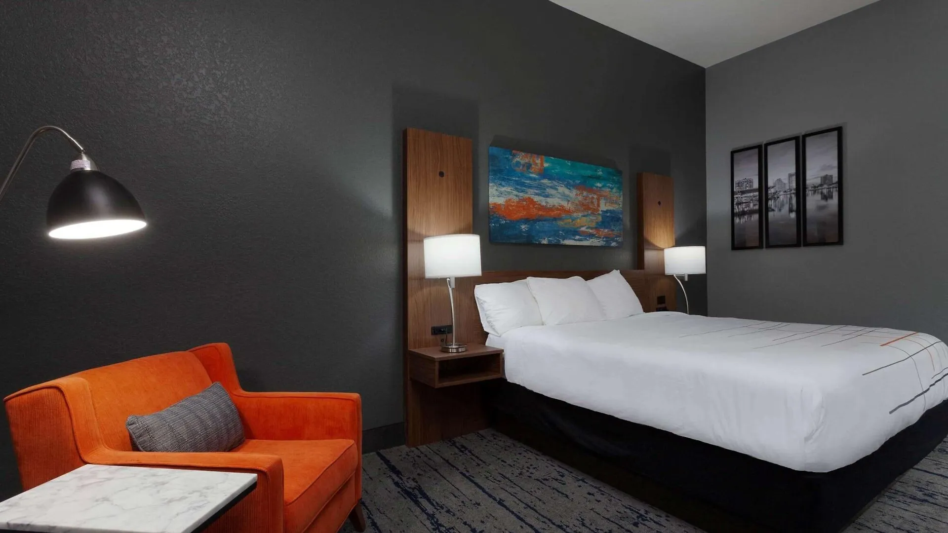 Hotel La Quinta By Wyndham St. Petersburg Northeast *Newly Renovated