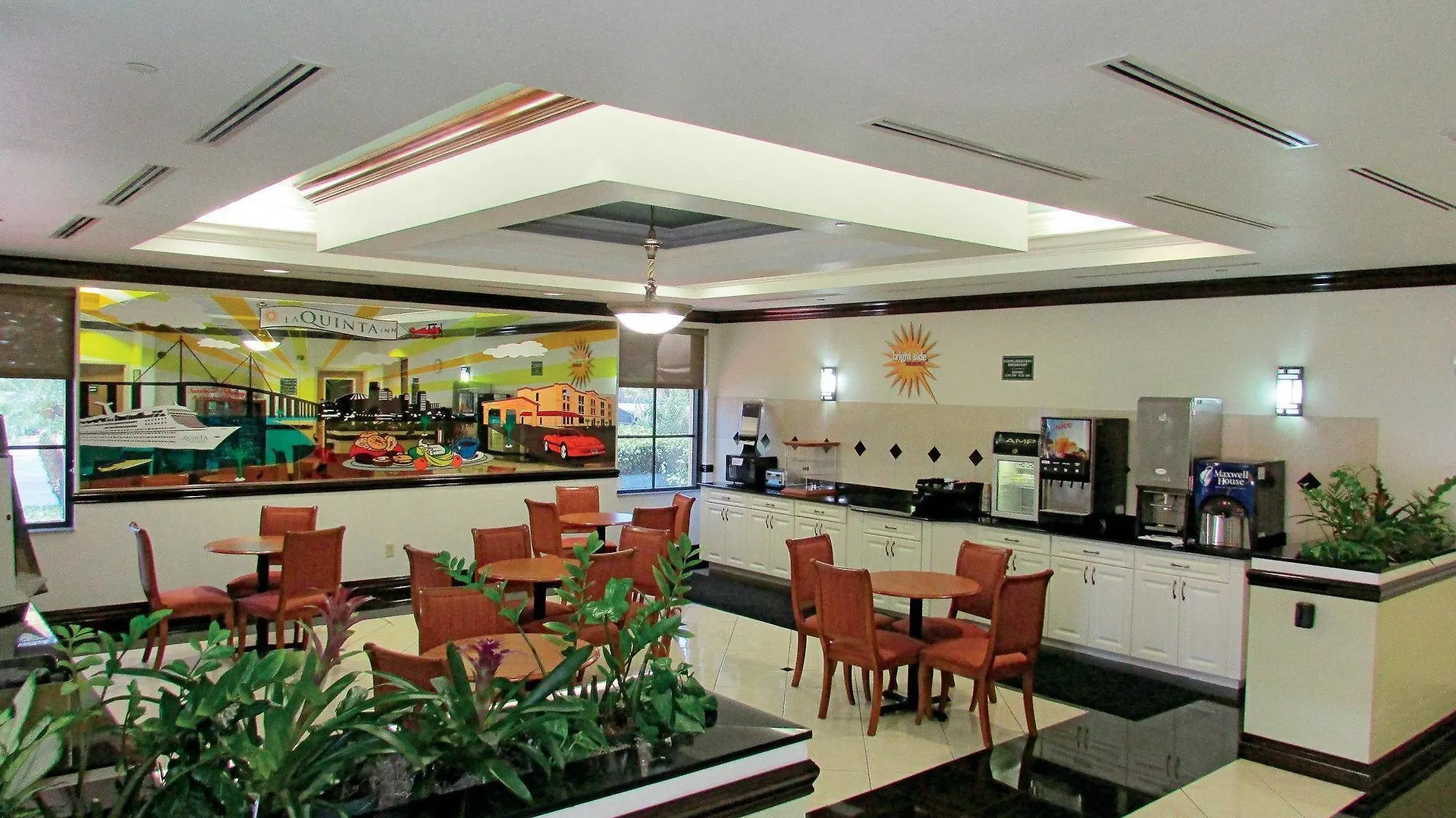 Hotel La Quinta By Wyndham St. Petersburg Northeast *Newly Renovated