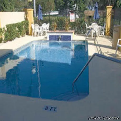 Hotel La Quinta By Wyndham St. Petersburg Northeast *Newly Renovated