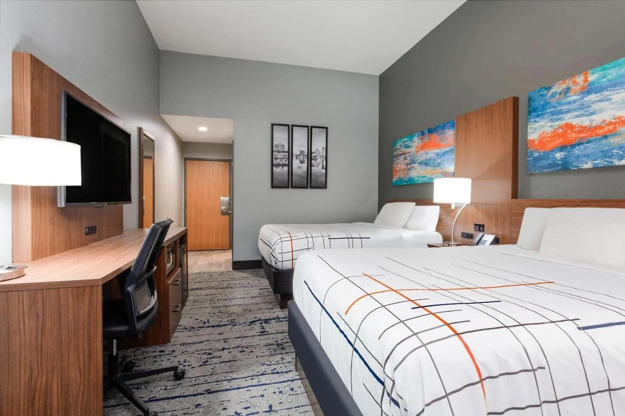 Hotel La Quinta By Wyndham St. Petersburg Northeast *Newly Renovated